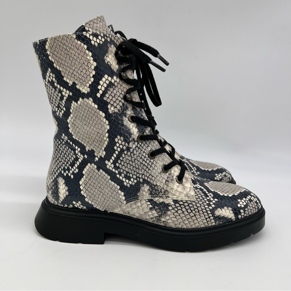 Stuart Weitzman MCKENZEE ROCCIA PRINTED PYTHON Combat Boots Size 5 - Picture 1 of 15